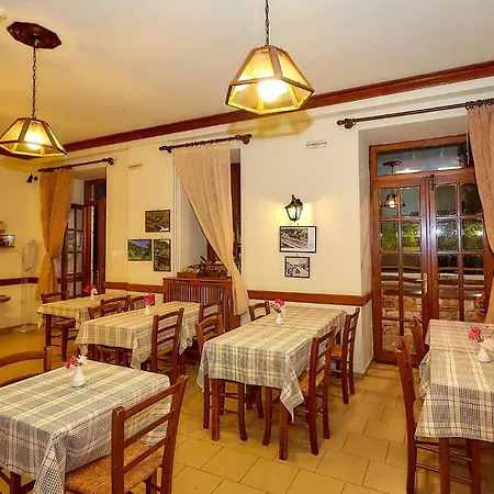 Palios Stathmos Guest house Mileai
